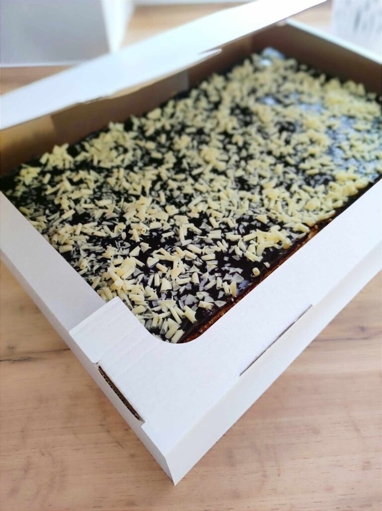 W co zapakować ciasta po weselu lub komunii?